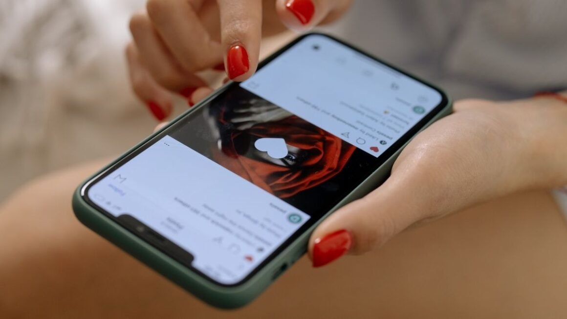 Why Are Instagram Likes And Comments Important For The Posts