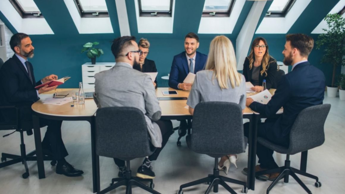 How Corporate Communication Changes With Respect To Technologies