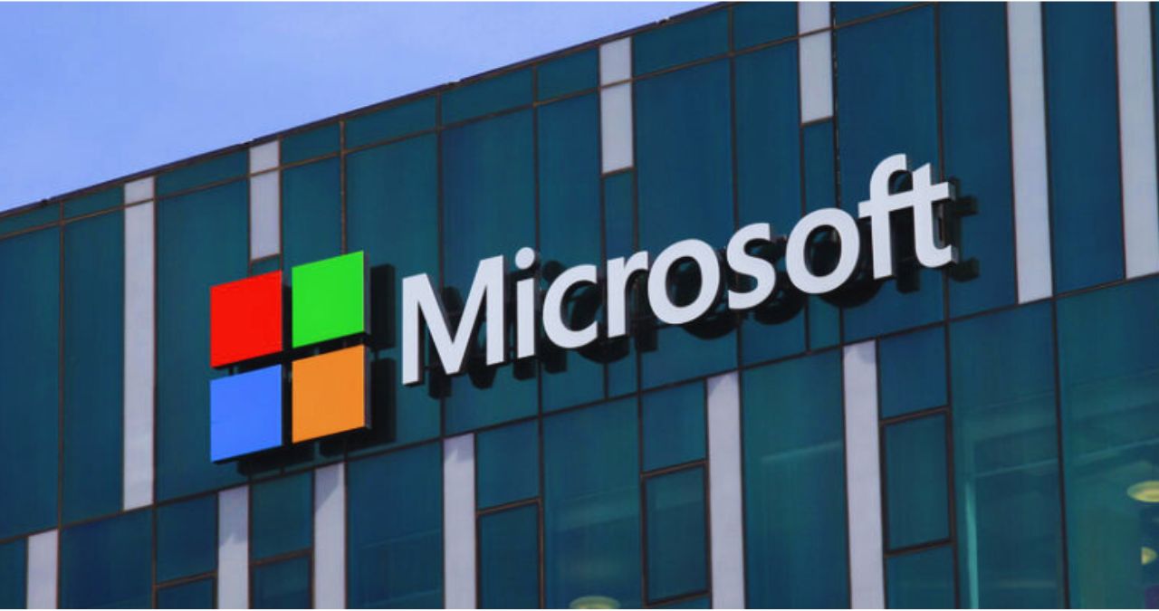 Microsoft Denies Data Theft Of 30 Million Customer Accounts.