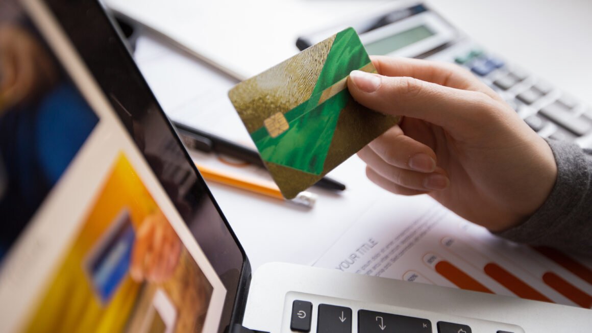 How to Track Credit Card Application Status for Major Issuers in India